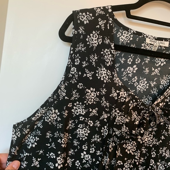Womens Plus Size Speed Limit MPH Black & White Floral Tank Top 2X - Picture 14 of 16
